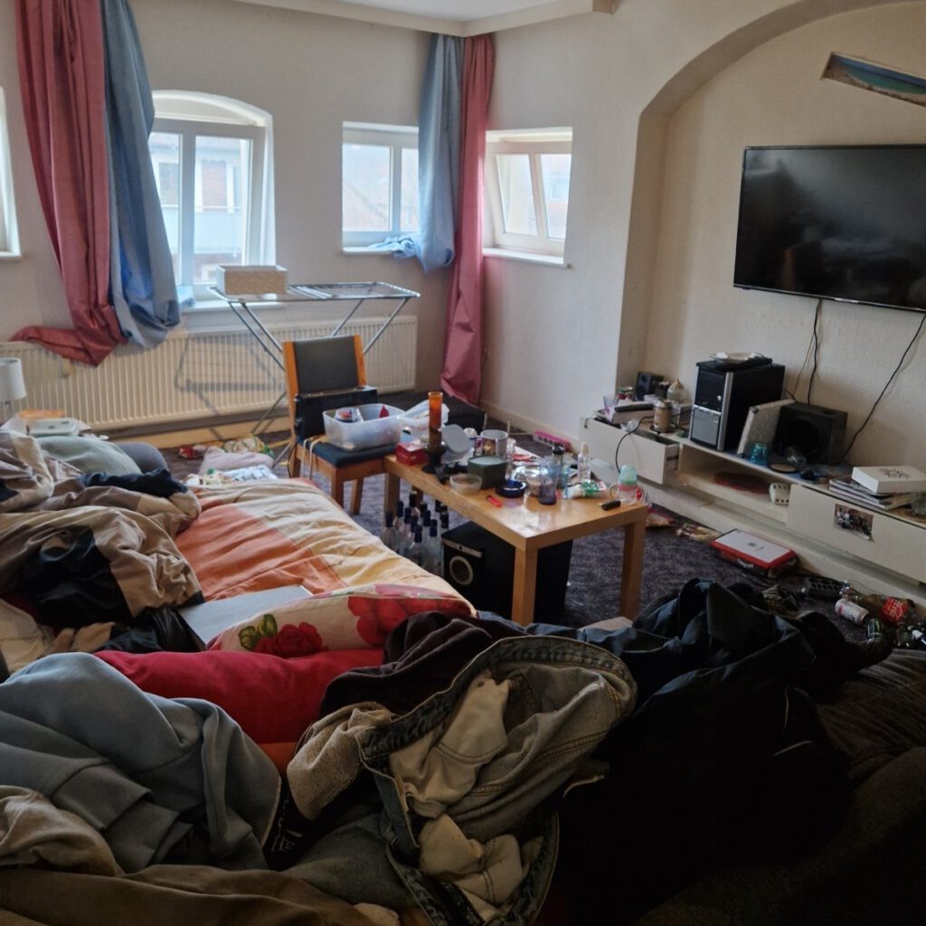 Entrümpelung Wohnzimmer vorher